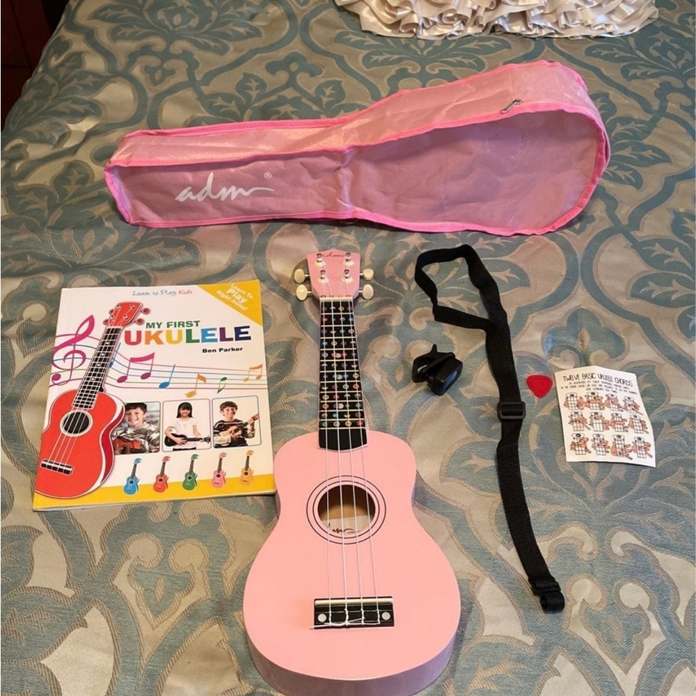 Pink Ukulele Set
